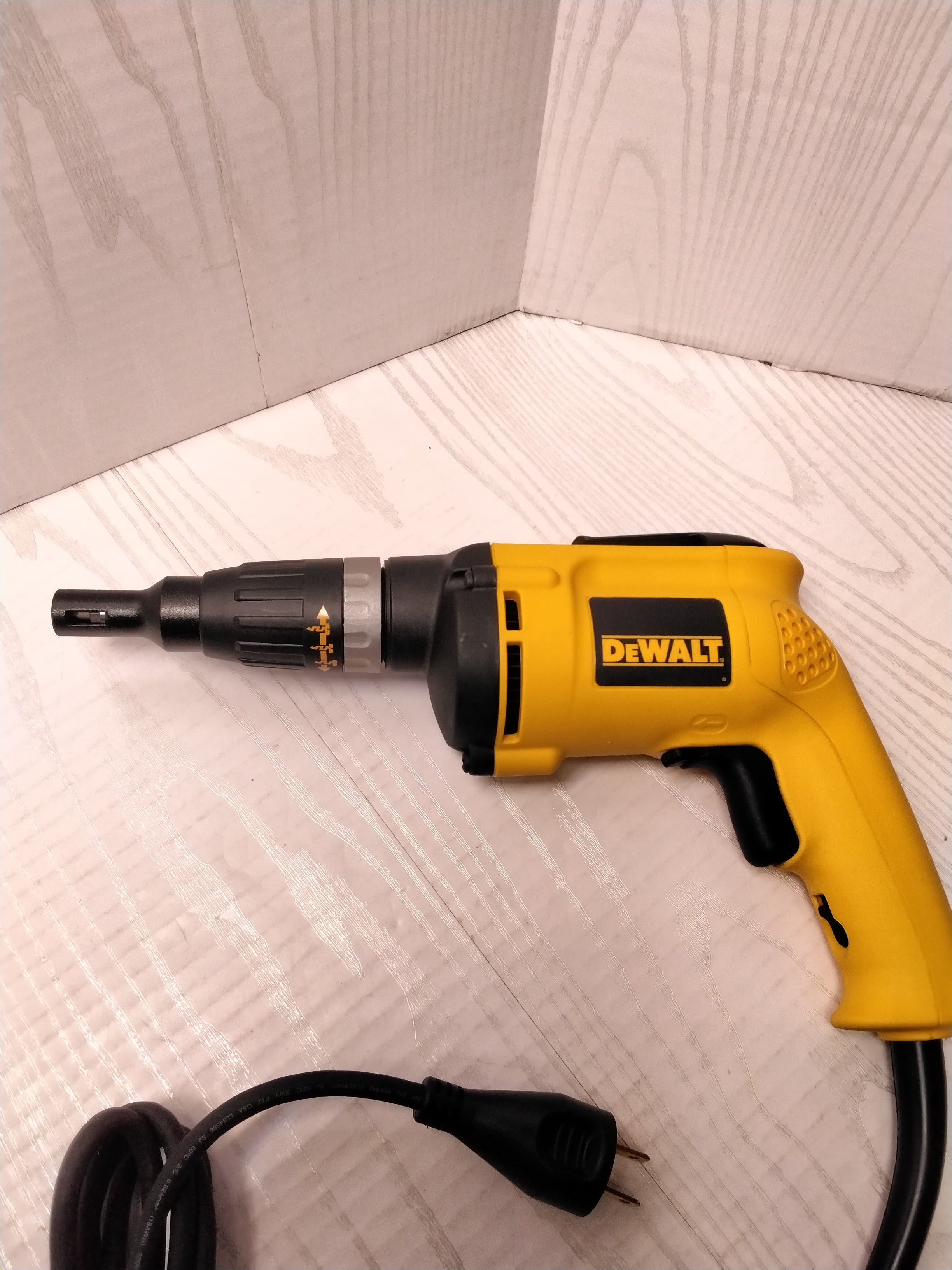 DEWALT Drywall Screw Gun, 6.0-Amp (DW255) (7924977828078)
